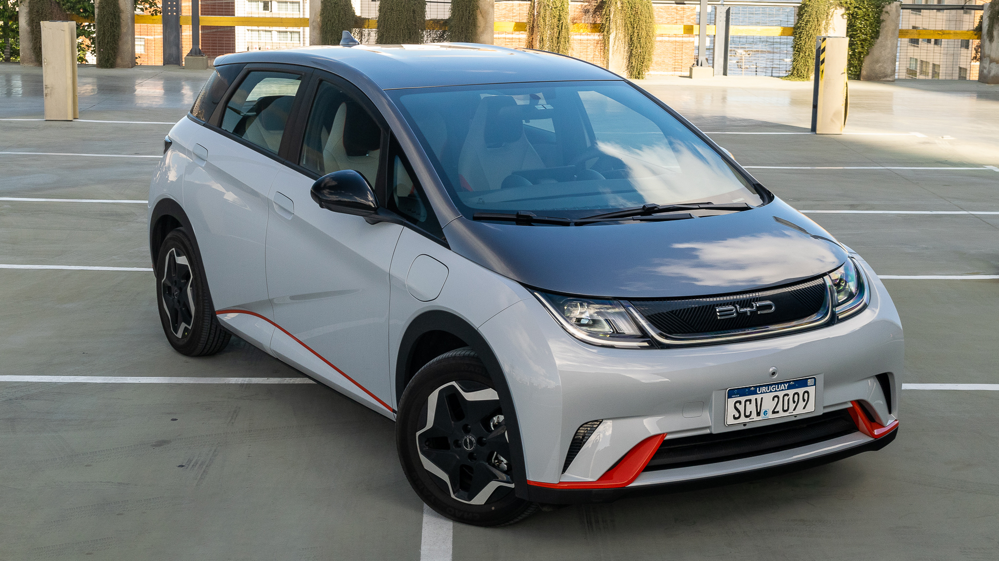 BYD E2